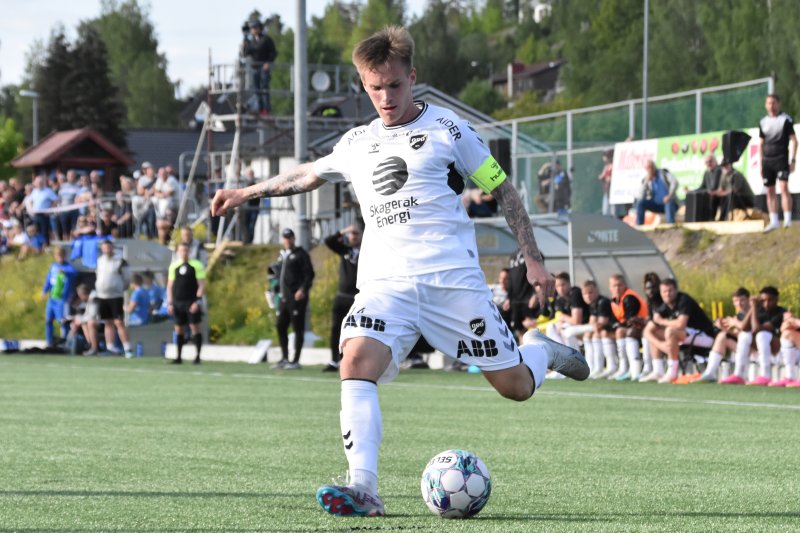 Conrad Wallem i aksjon 2. runde mot Notodden